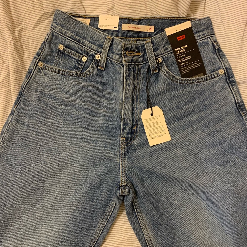 Levi’s Mom Jeans no more selling on stores